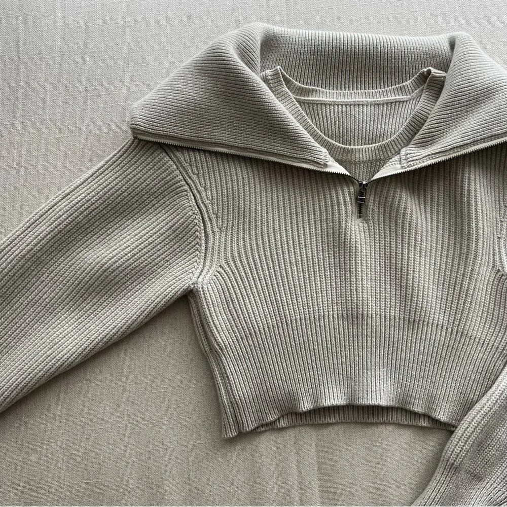 JACQUEMUS Grey 'La Maille Risoul' Sweater - Picture 2 of 14